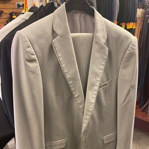 SOLD*****2pc Men’s Lt Grey Tuxedo Slim/Modern Fit 45% Wool